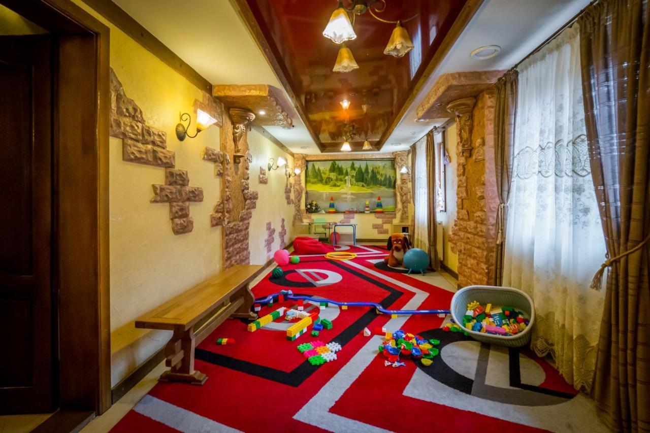 Арніка Hotell Synevyrsʼka Polyana Eksteriør bilde